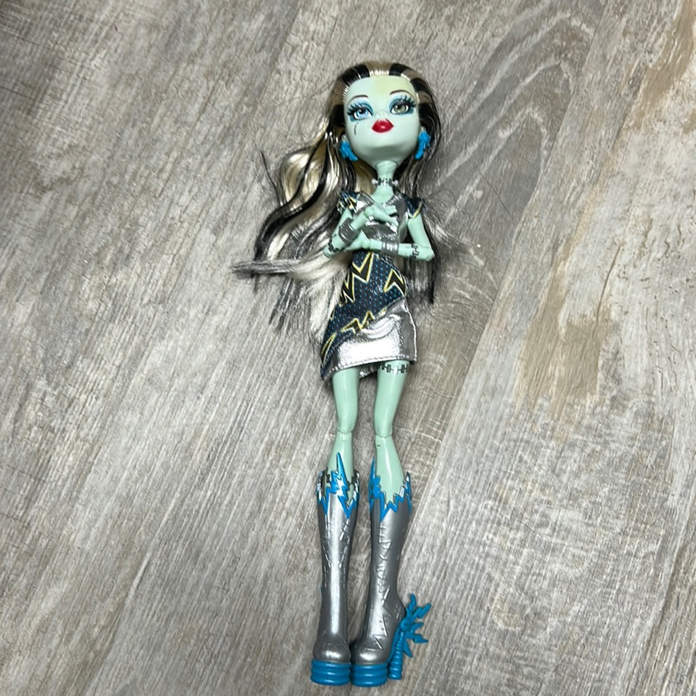 Monster High Power Ghouls Frankie Stein as Voltageous Doll